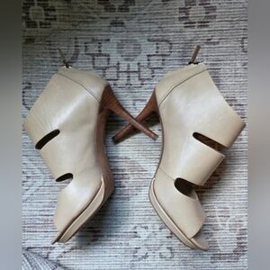 Classiques Entier Nude Open Toe Heels